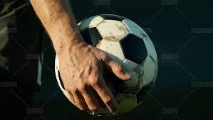 名嘴怒批东契奇，指责他是不防守的球霸+把詹姆斯当波什！