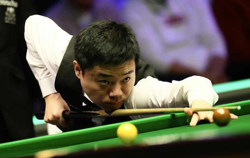 年的强劲表 年的强劲表