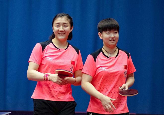 茅斯之间的 茅斯之间的