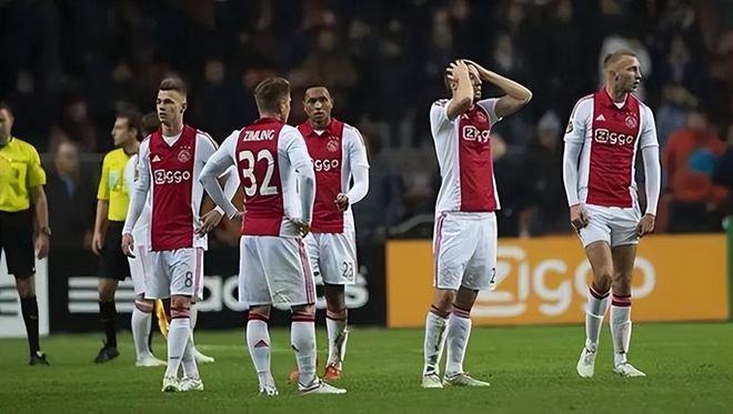 色的表现显 色的表现显